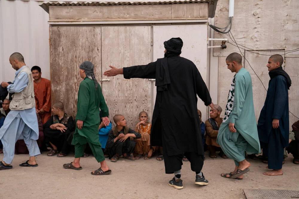 Taliban'ın haşhaş yasağı Afganları ölüme sürüklüyor - Resim: 16