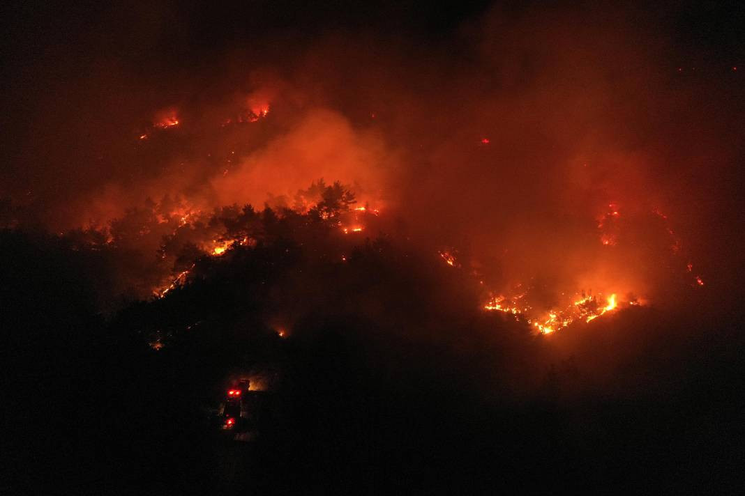 Çanakkale'deki orman yangını kontrol altına alındı - Resim: 17