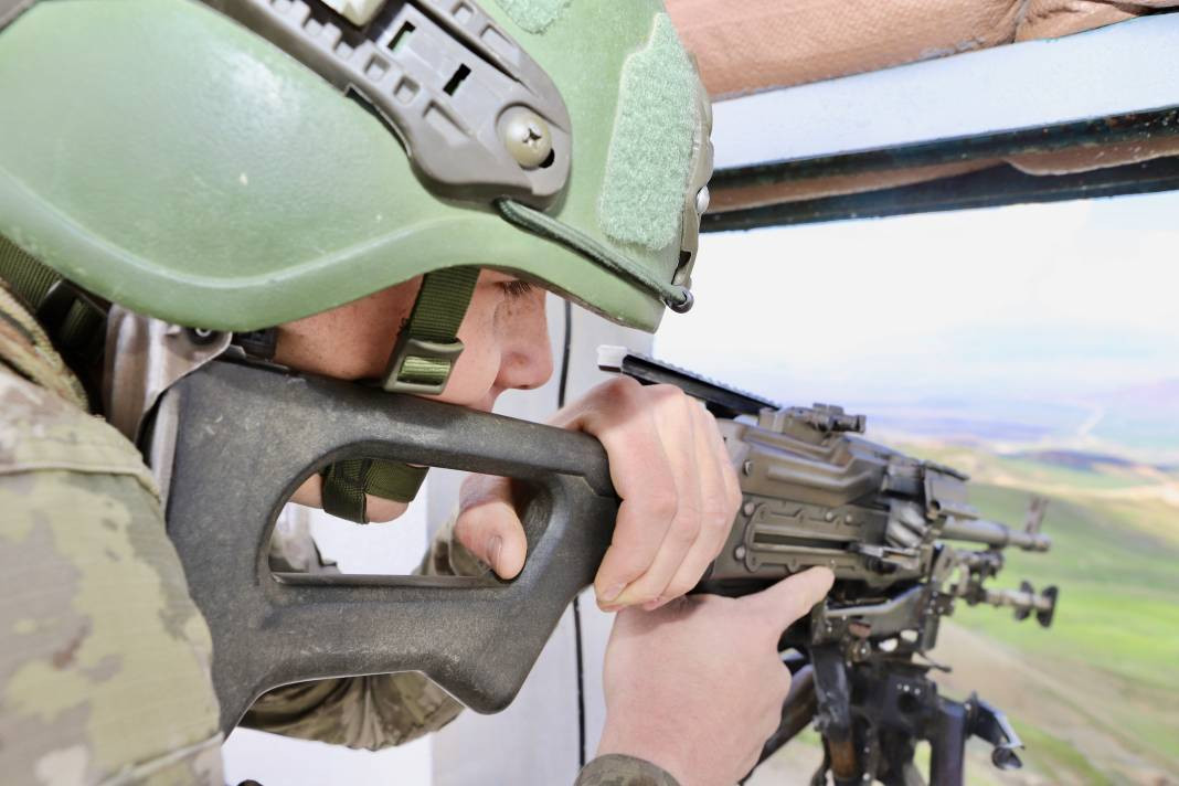 Mehmetçik bayramda da görev başında - Resim: 4