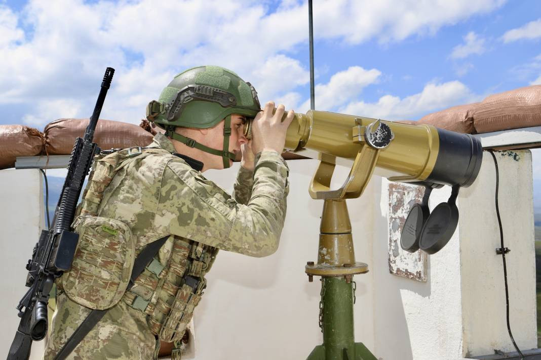 Mehmetçik bayramda da görev başında - Resim: 1