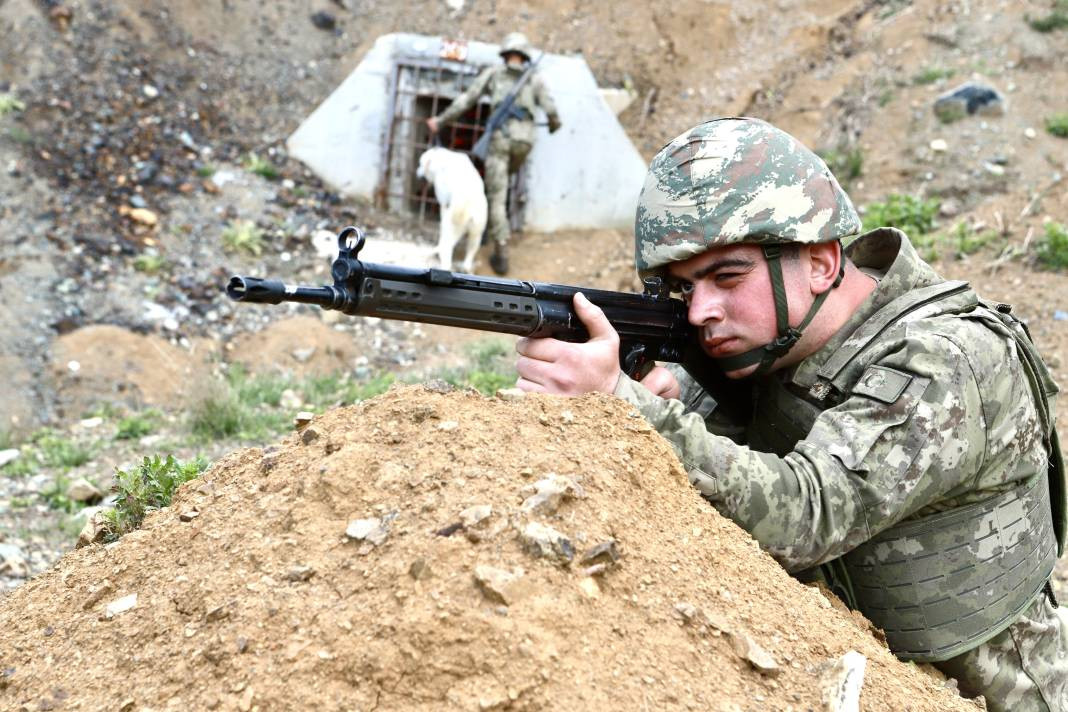 Mehmetçik bayramda da görev başında - Resim: 3