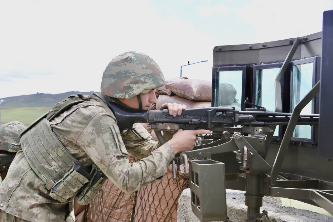 Mehmetçik bayramda da görev başında - Resim: 12