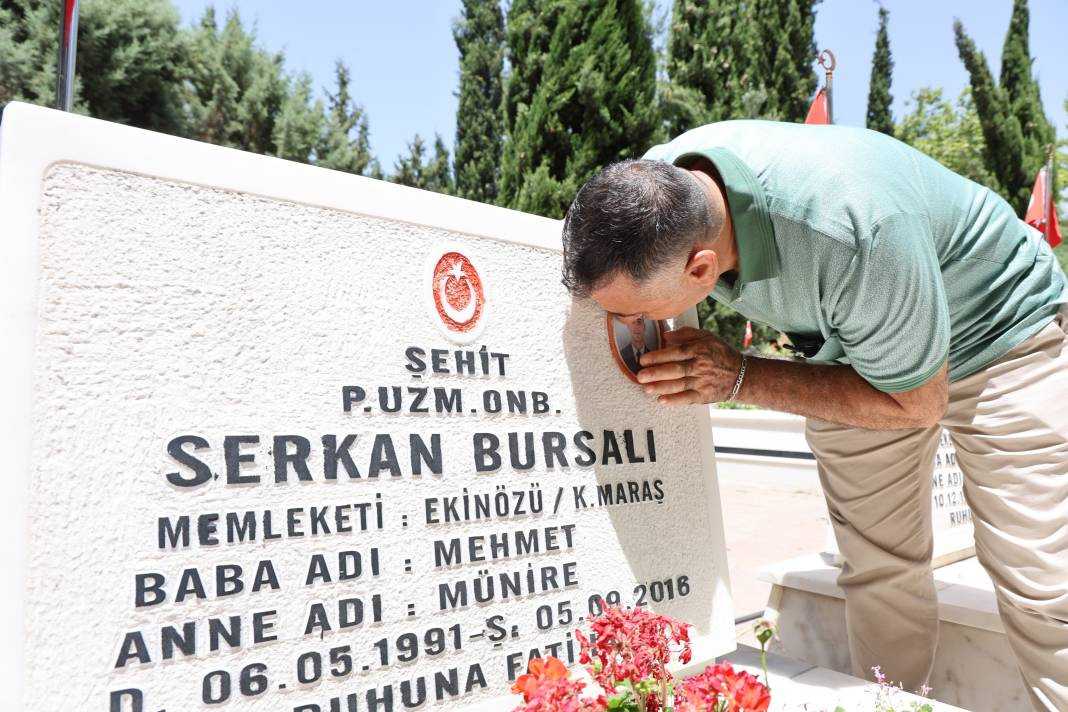Şehitliklerde buruk bayram - Resim: 10