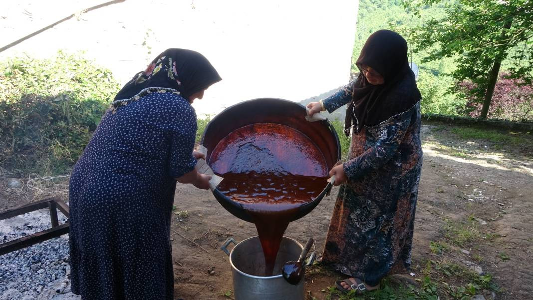 Sabahın ilk ışıklarıyla kaynatıyorlar kilosu 1000 TL! Kendine has kokusu var - Resim: 5