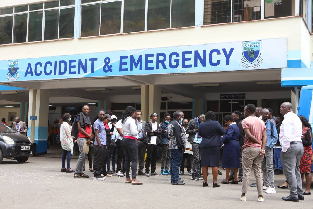 Halk protesto etti. Vergi artışından vazgeçildi - Resim: 12