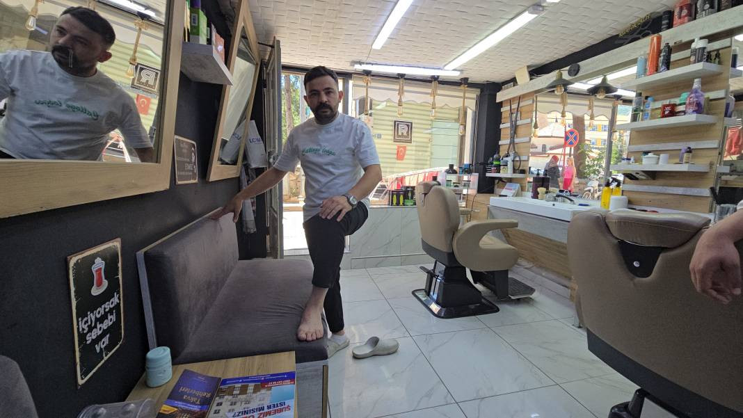 Yüzme havuzunda felaket! Dokundukları gibi yanmaya başladılar - Resim: 3