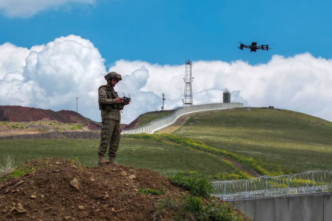 Türk Seddine jiletli teller de çekildi her saniye takipte - Resim: 13