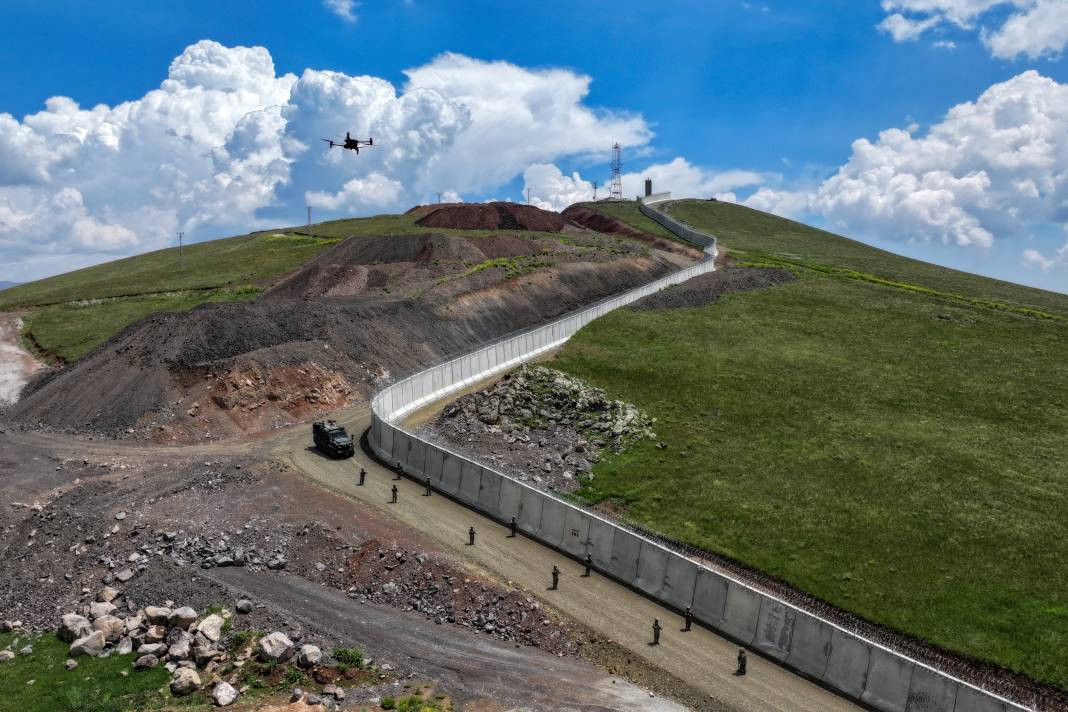 Türk Seddine jiletli teller de çekildi her saniye takipte - Resim: 7