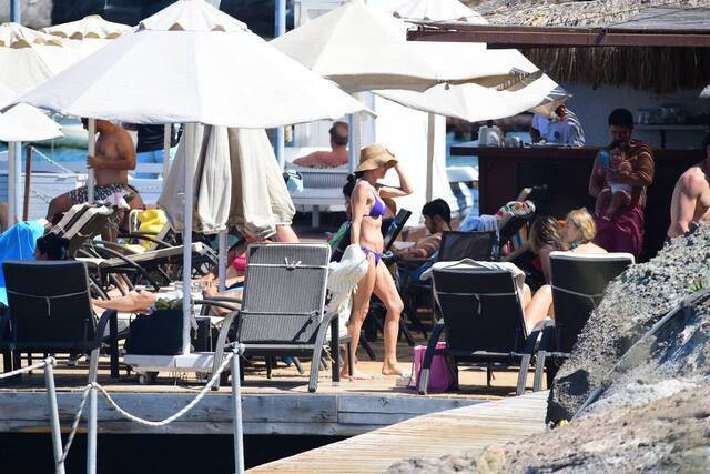 Hande Ataizi’den bikini şovu. Sezonu açtı - Resim: 6