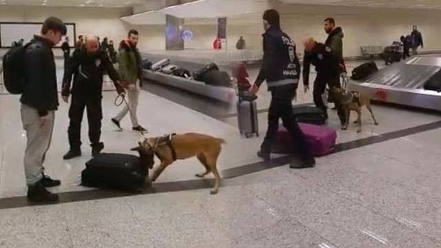 Elle aramayı kabul etmeyen yolcular havaalanına alınmayacak - Resim: 10