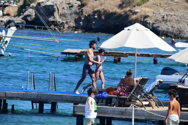 Hande Ataizi’den bikini şovu. Sezonu açtı - Resim: 9