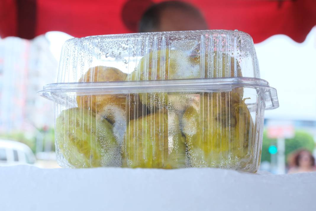 Bedava topluyorlar tanesini 15 TL'ye satıyorlar. Klima etkisi yapan meyve - Resim: 6