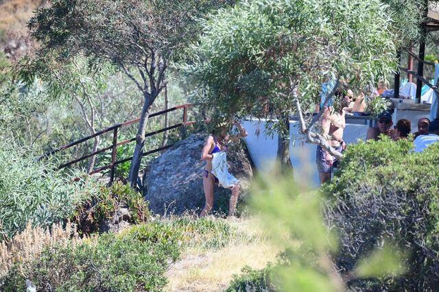 Hande Ataizi’den bikini şovu. Sezonu açtı - Resim: 10