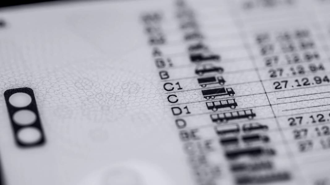 Ehliyet ve kimliklerde yeni dönem. Geri sayım başladı büyük cezası var - Resim: 1