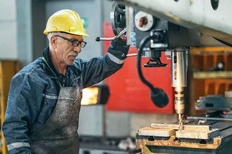 Mezarda emeklilik için düğmeye basıldı. Yaş sınırı değişiyor, son treni kaçıran yandı - Resim: 10