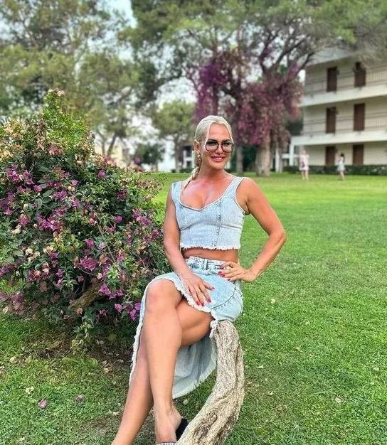 İsimsiz telefon güzel atletin kabusu oldu - Resim: 1