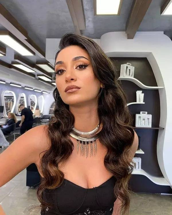 Akasya Durağı'nın Zeyno'sunun son hali ortaya çıktı. Instagram’ı pozlarıyla kasıp kavuruyor - Resim: 4