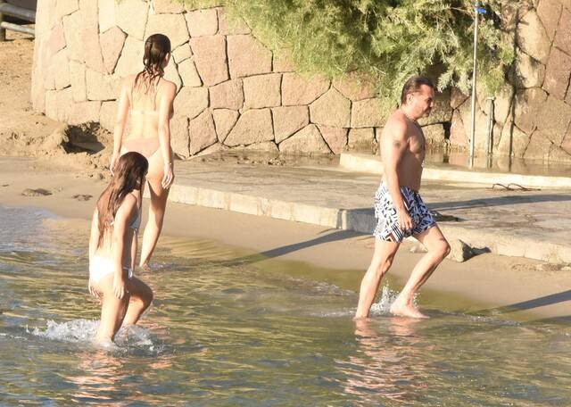 Kenan Doğulu ile Beren Saat denizde keyif yaptı - Resim: 1