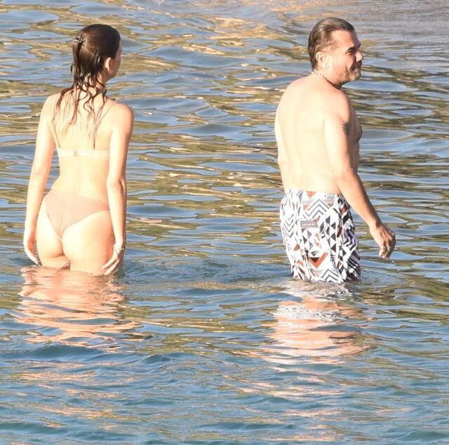 Kenan Doğulu ile Beren Saat denizde keyif yaptı - Resim: 5