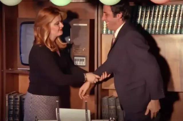 İyi Aile Çocuğu'ndaki Kemal Sunal’ın güzel sevgilisi bakın kim çıktı! - Resim: 4