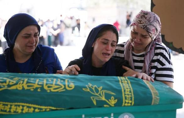 İzmir'de 3 çocuğunu öldüren baba katliamından yeni detaylar: Onu da öldüreceğim - Resim: 1