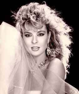 İyi Aile Çocuğu'ndaki Kemal Sunal’ın güzel sevgilisi bakın kim çıktı! - Resim: 14