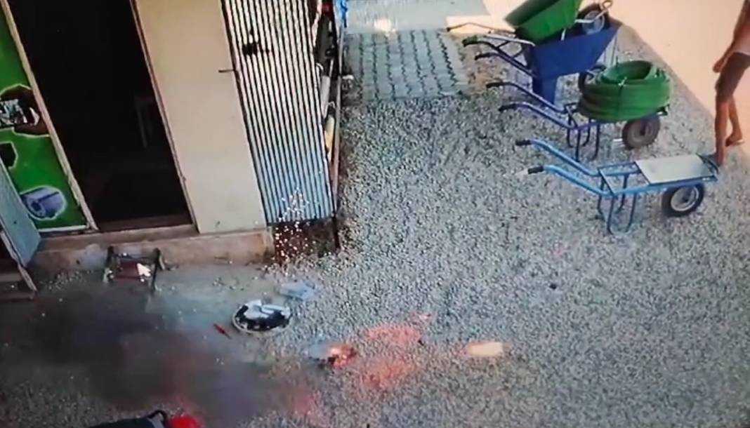 Şarjdaki robot süpürge bomba gibi patladı - Resim: 9