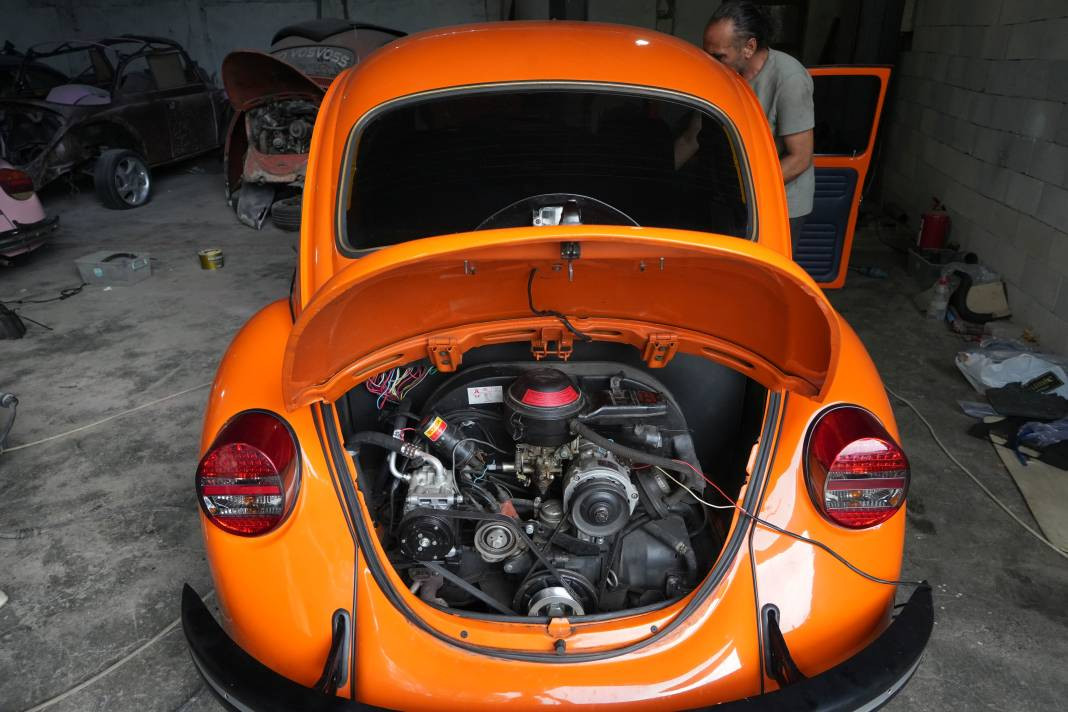 Geceleri tavana bakıp kafasında çizdi şimdi yoğun talebe yetişemiyor - Resim: 1