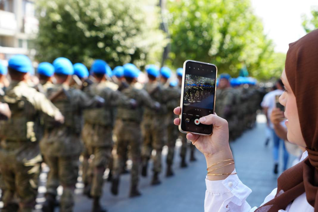 Bolu'da komandolar ayak sesleri ve marşlarla caddeyi inletti - Resim: 9