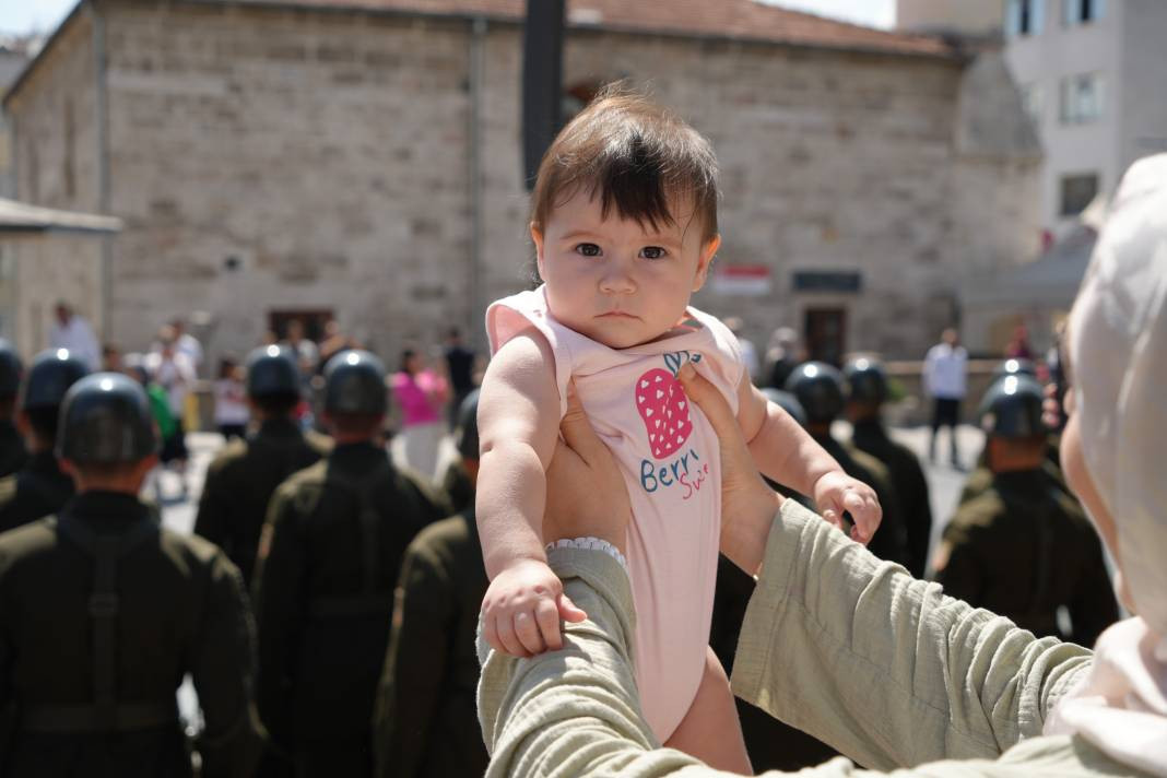 Bolu'da komandolar ayak sesleri ve marşlarla caddeyi inletti - Resim: 10