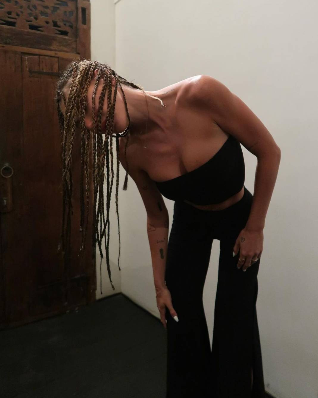 Şeyma Subaşı şelaleye karşı sere serpe uzandı. Bomba pozlar beğeni butonunu çökertti - Resim: 7