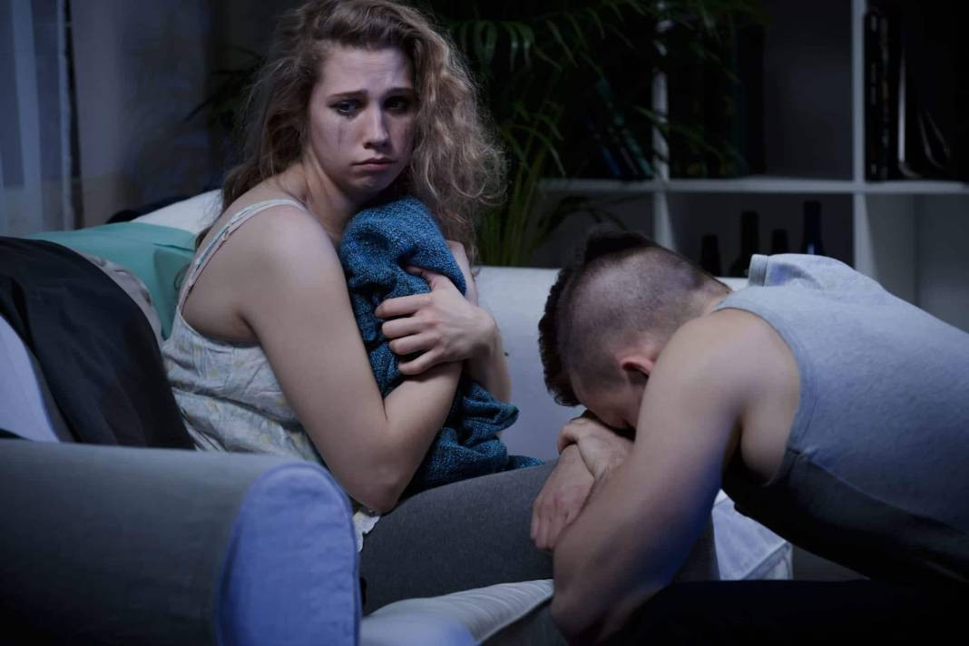 Toksik ilişki nedir? Böyle bir ilişki içinde olduğumuzu nasıl anlarız? Size bunları yapıyorsa hemen ayrılın - Resim: 4