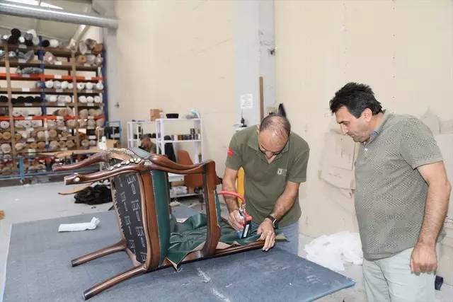 Eşinin 5 bileziğiyle başladı. Koskoca fabrikaya dönüştürdü: Yurt dışına ihracat bile yapıyor - Resim: 3