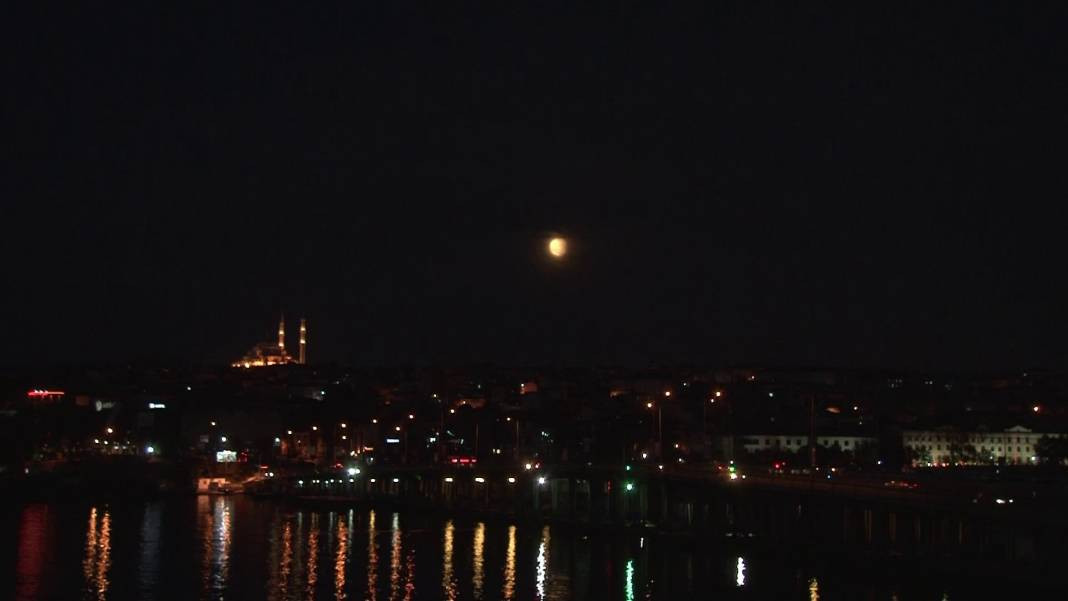 İstanbul'da Süper Kanlı Ay Tutulması - Resim: 3
