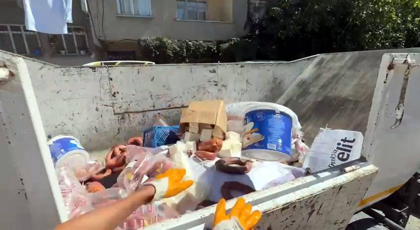 Halkın sağlığıyla böyle oynanıyor. Son kullanma tarihleri dolapta siliniyor - Resim: 3