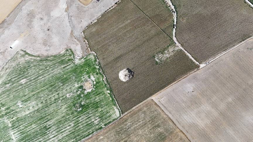 Konya'da korkutan obruk. 6 metre derinliğinde 25 metre çapında - Resim: 4