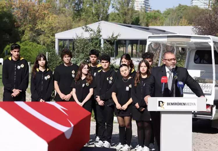 Son yolculuğuna uğurlanıyor! Usta gazeteci Güneri Cıvaoğlu'na veda töreni - Resim: 3