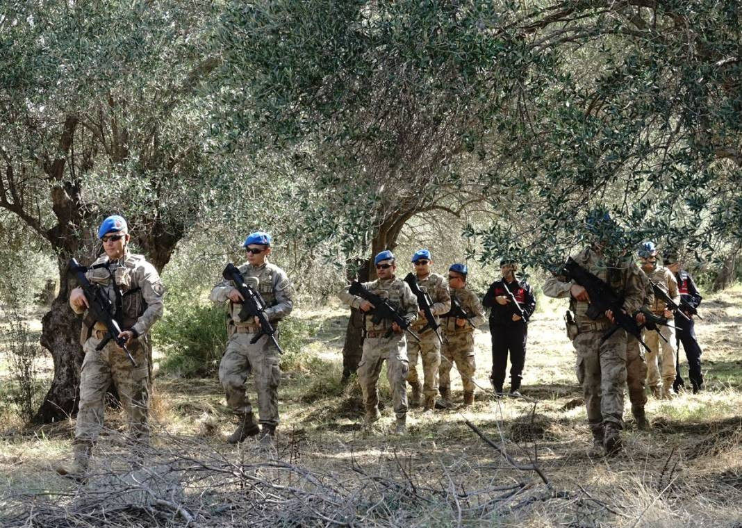 Jandarmadan gece gündüz zeytin nöbeti. Havadan karadan denetliyorlar - Resim: 12