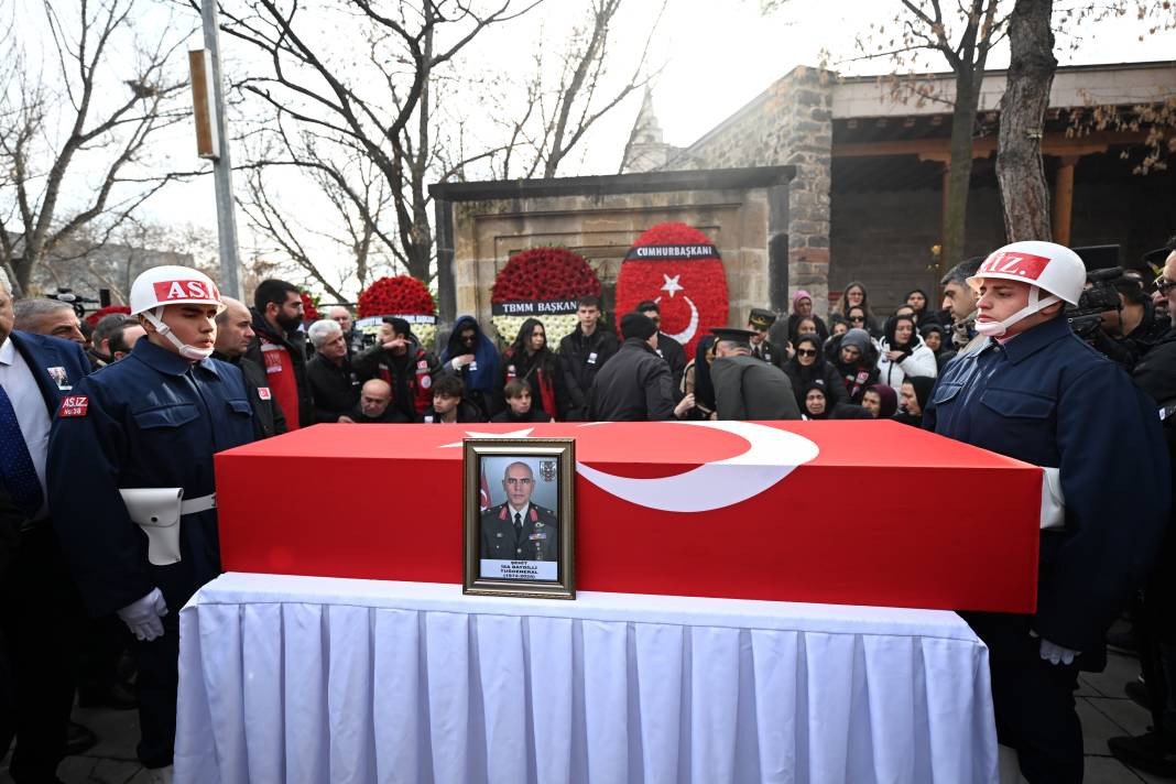 Kayseri şehidine ağladı! Tuğgeneral İsa Baydilli'ye son veda - Resim: 29