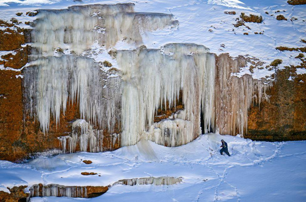 Su deposu buz kulesine döndü. Dondurucu soğuk esir aldı - Resim: 20