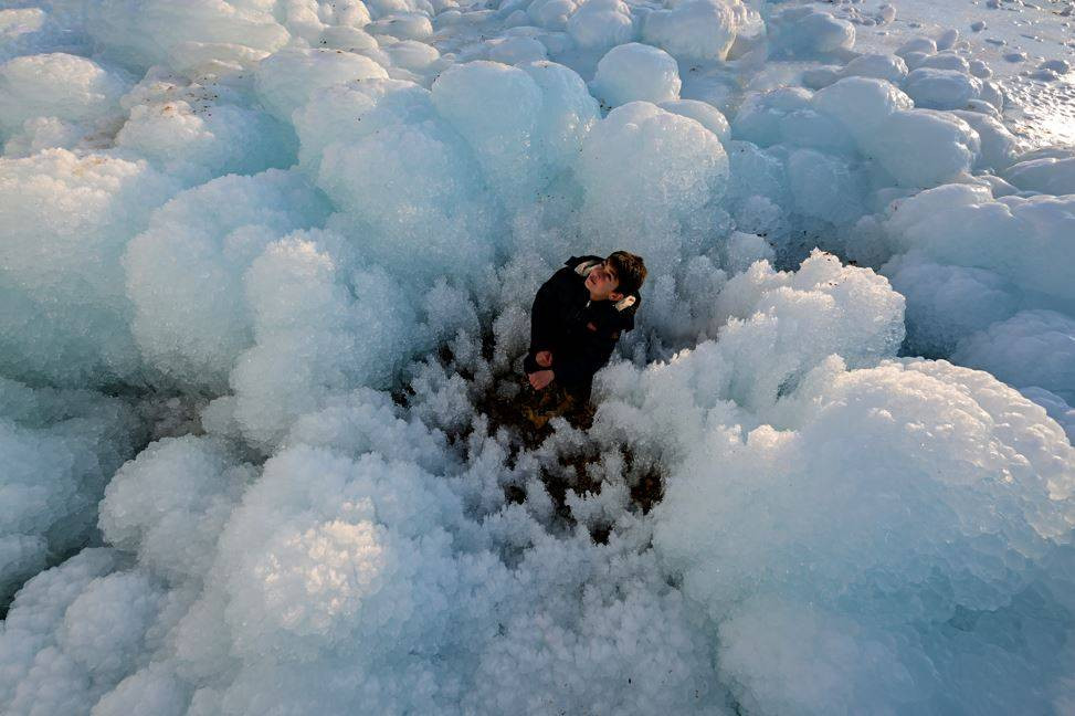 Su deposu buz kulesine döndü. Dondurucu soğuk esir aldı - Resim: 8