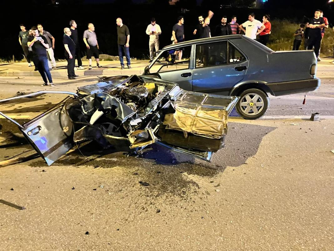 Garibanın yüzü güler mi? Lüks araçla çarpışan Tofaş ortadan ikiye bölündü - Resim: 5