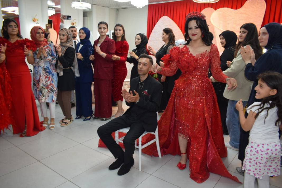 İşitme engelli çiftin kına gecesinde 'sessiz çiftetelli' - Resim: 7