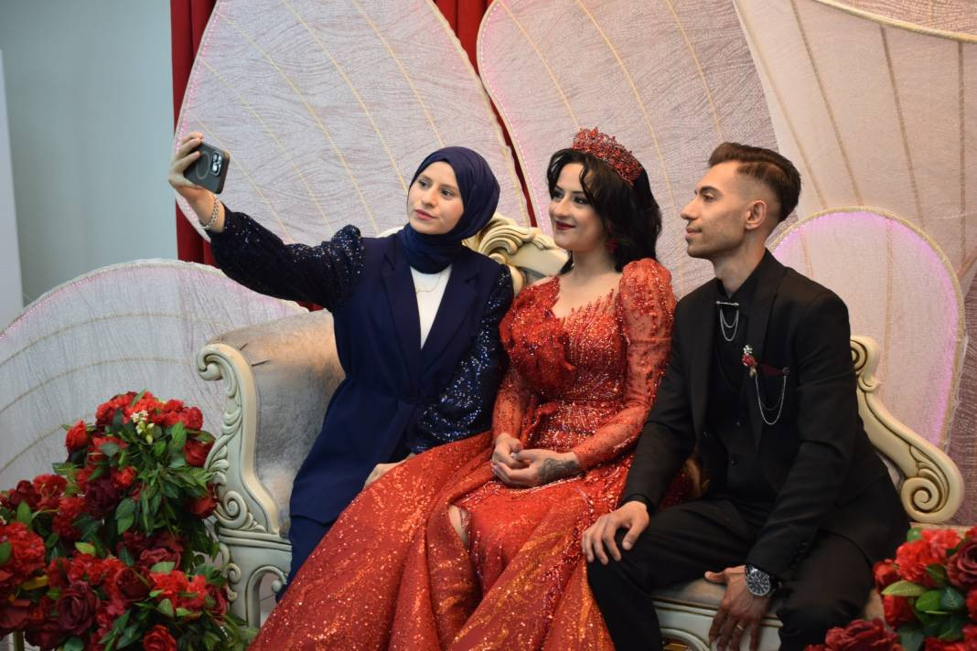 İşitme engelli çiftin kına gecesinde 'sessiz çiftetelli' - Resim: 3