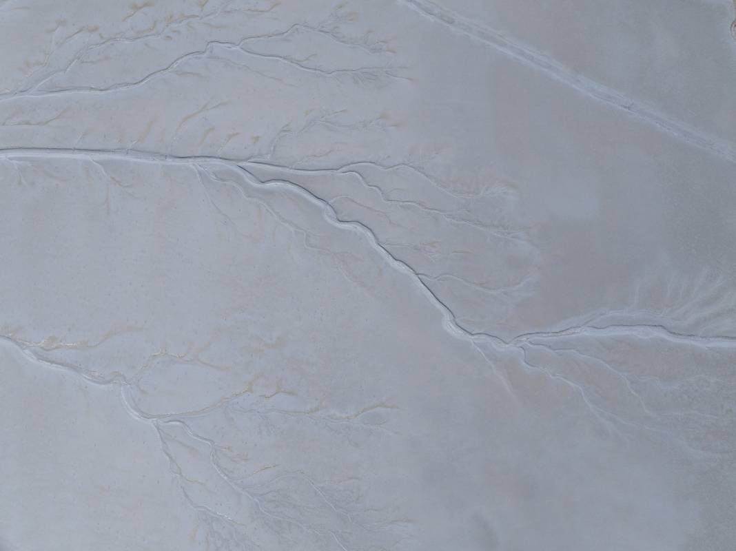 Türkiye'nin gözbebeği göl kuruyor sandalların yerini araçlar aldı. O eski halinden eser yok şimdi - Resim: 12