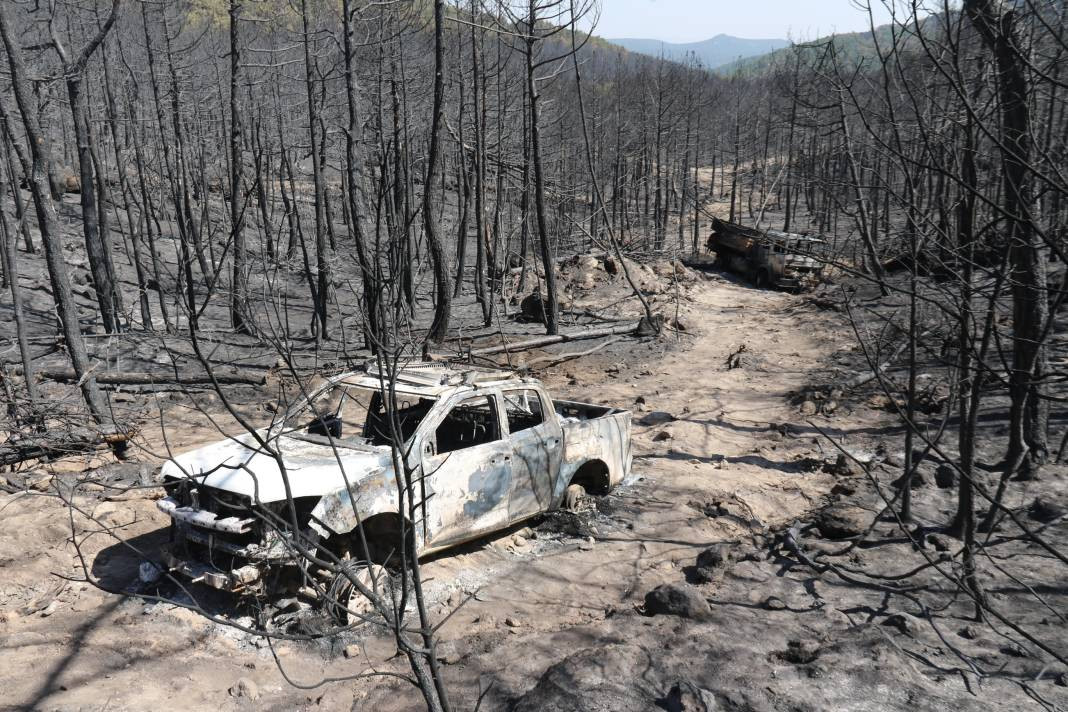 Eskişehir yangınında 10 görevlinin şehit olduğu alan böyle görüntülendi - Resim: 4
