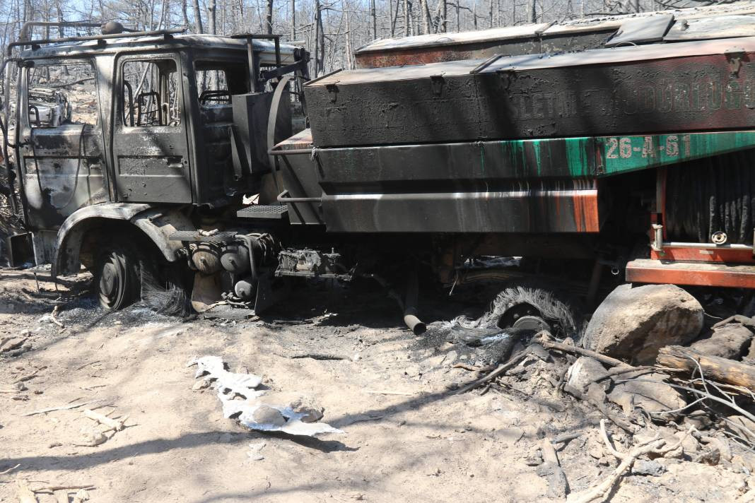 Eskişehir yangınında 10 görevlinin şehit olduğu alan böyle görüntülendi - Resim: 7
