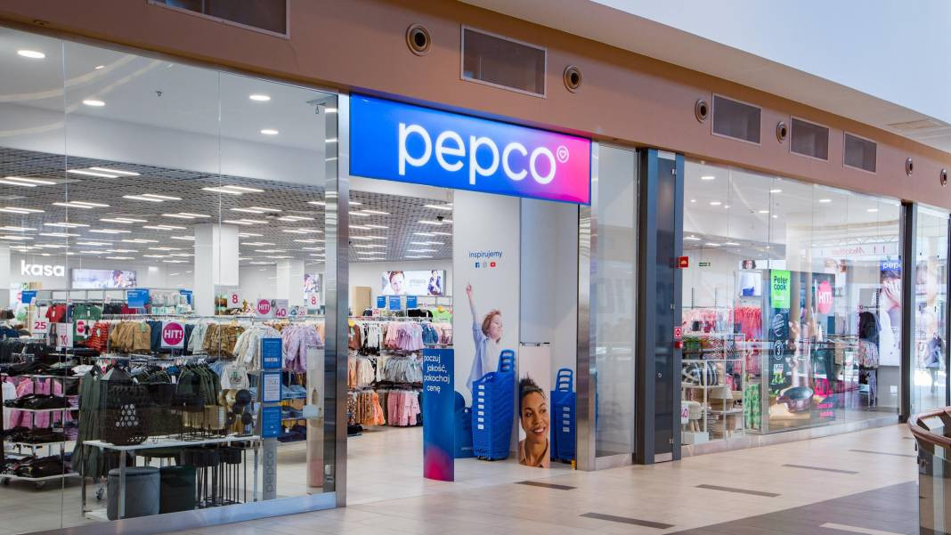 Tekstil devi iflasın pençesinde. Türkiye'de de ürünleri satılıyor. 18 ülkede 4 bin mağazası var - Resim: 3