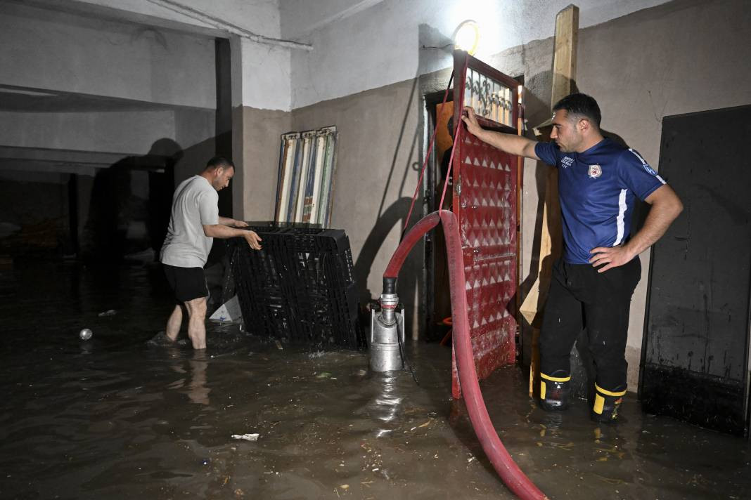Başkenti sel vurdu evler sular altında kaldı - Resim: 5