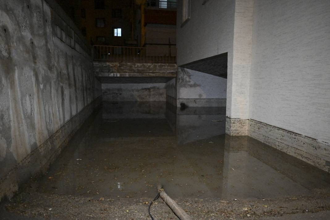 Başkenti sel vurdu evler sular altında kaldı - Resim: 7